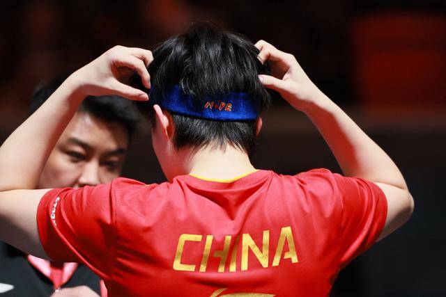王楚钦爆冷输球,引发球迷对国乒教练组不满!王楚钦赛后正面回应